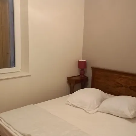 Des Grivaux Holiday home